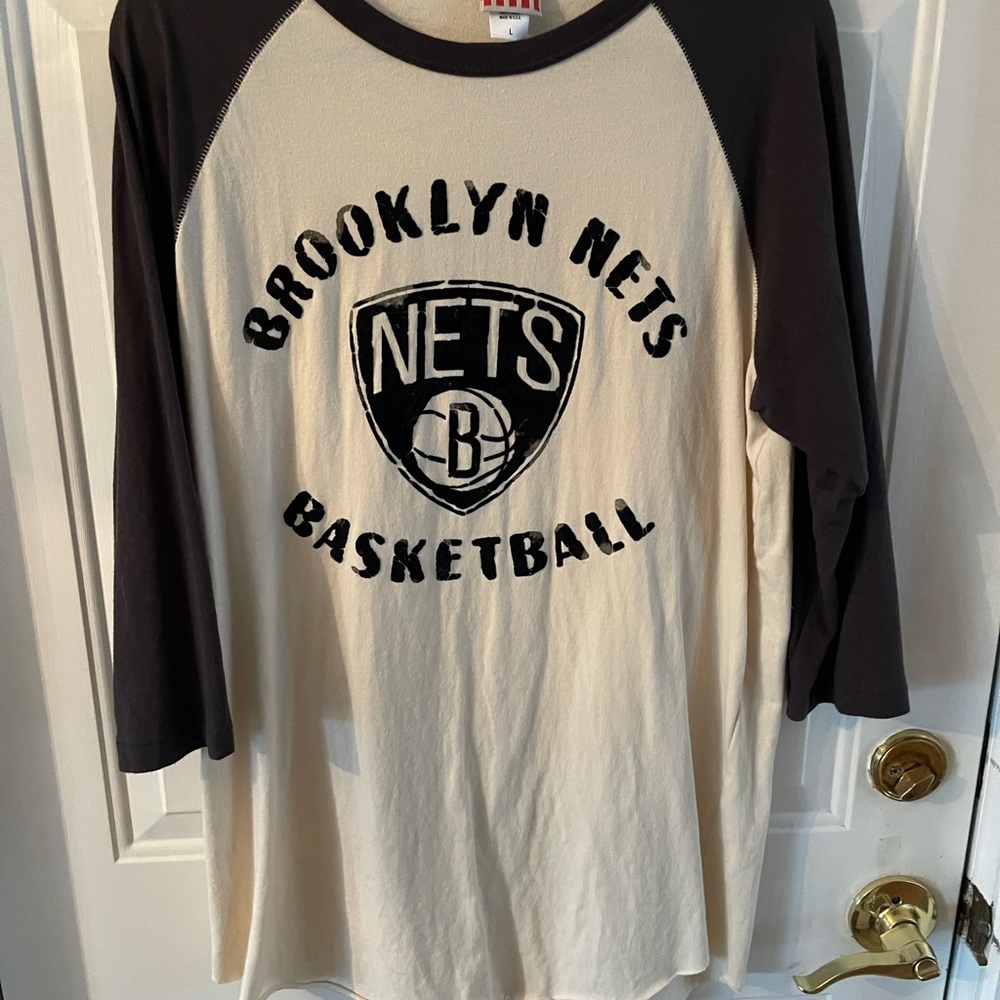 Men’s large Brooklyn, Nets T-shirt